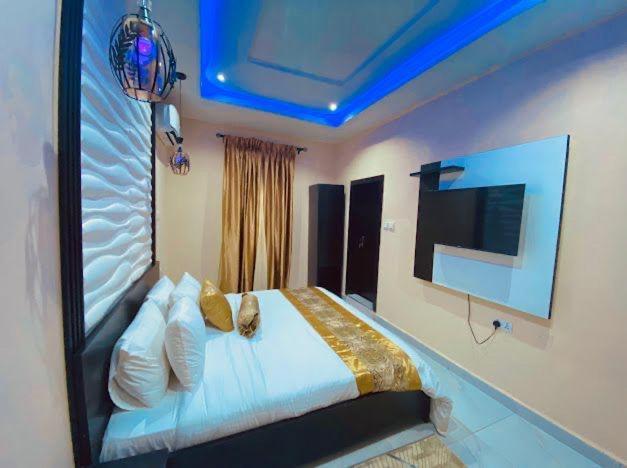 West Wing Hotel Lagos Exterior photo