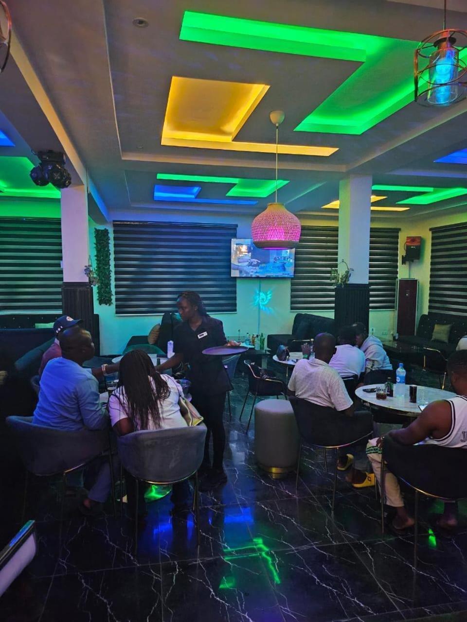 West Wing Hotel Lagos Exterior photo